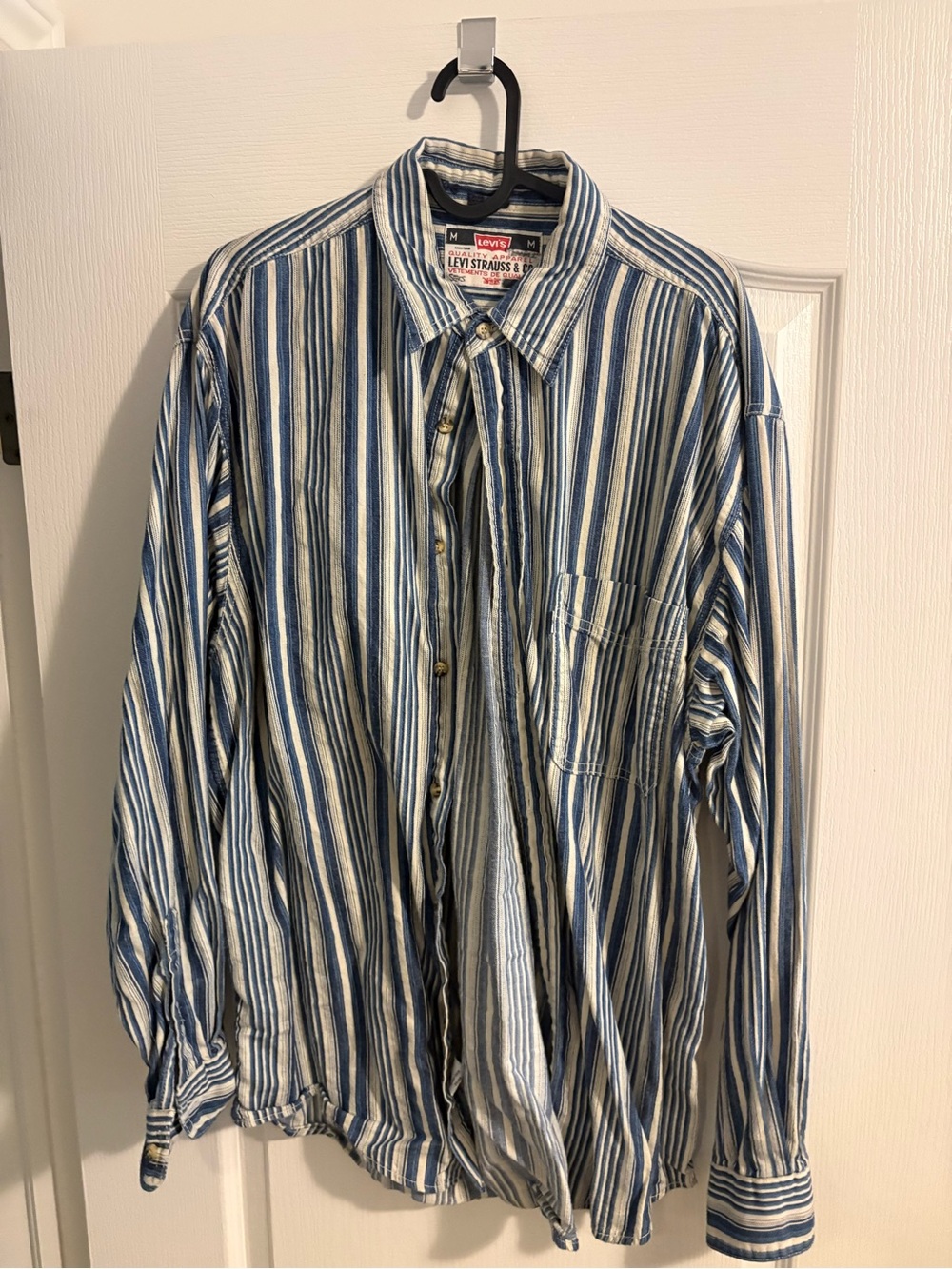 Levi's Men’s Blue & White Stripe Button-Up Shirt